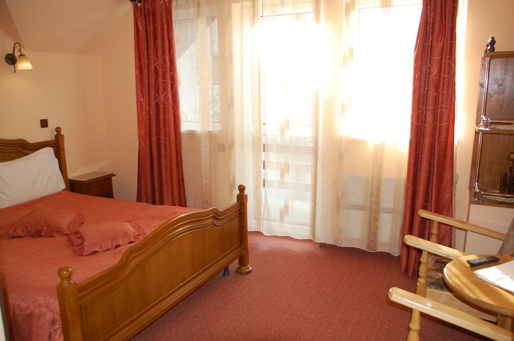 Pension Raluca Sinaia Esterno foto