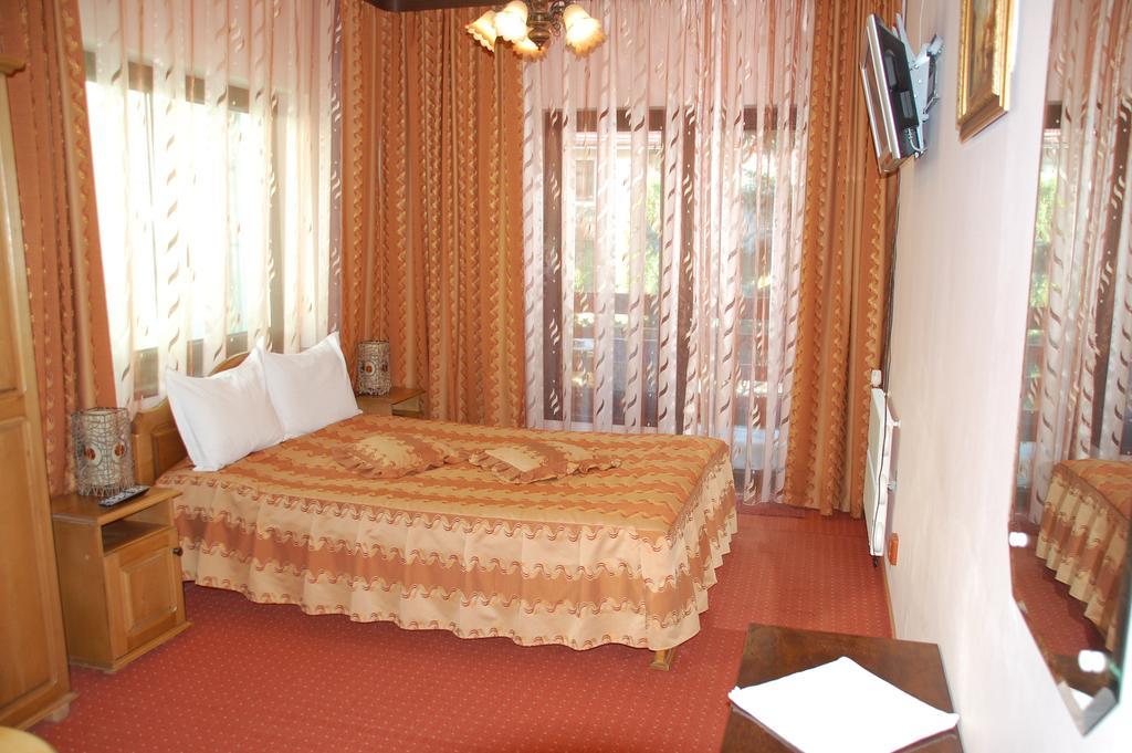 Pension Raluca Sinaia Esterno foto